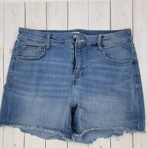 Women’s NINE WEST Slimming Light Wash Frayed Hem Midrise Denim‎ Short Size12